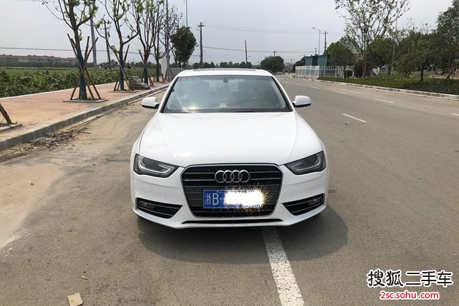 奥迪A4L2013款35 TFSI 自动豪华型