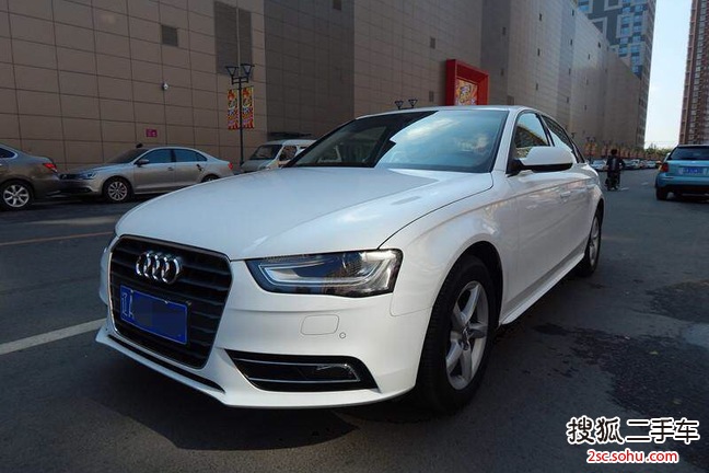 奥迪A4L2013款35 TFSI 自动舒适型