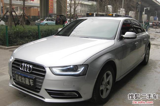 奥迪A4L2013款35 TFSI(2.0T)自动舒适型