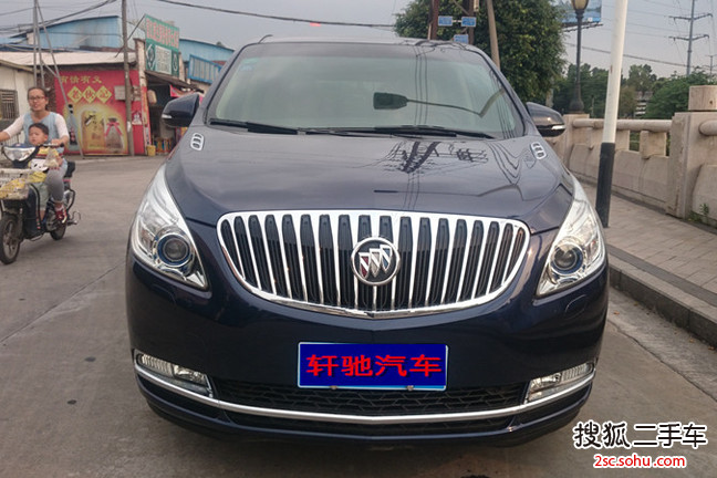 别克GL82013款3.0L XT豪华商务旗舰版