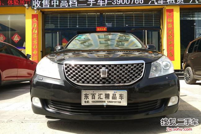 丰田皇冠2010款2.5L Royal 真皮导航版 