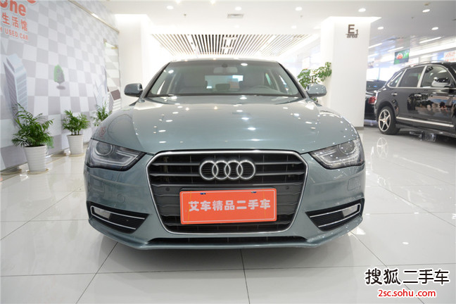 奥迪A4L2012款2.0TFSI 标准型