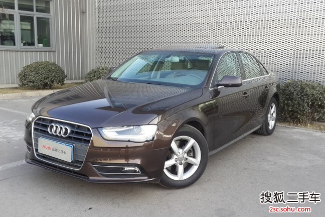 奥迪A4L2013款35 TFSI 自动标准型