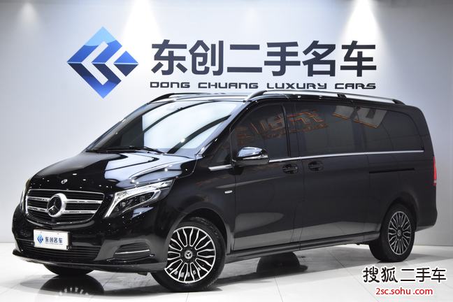 奔驰V级2018款V260L 尊贵加长版