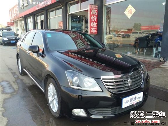 丰田皇冠2010款2.5L Royal 真皮天窗版 