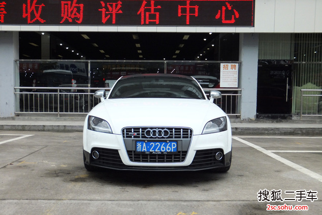 奥迪TT2013款TTS Coupe 2.0TFSI quattro