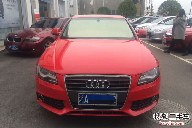 奥迪A4L2011款2.0TFSI 标准型