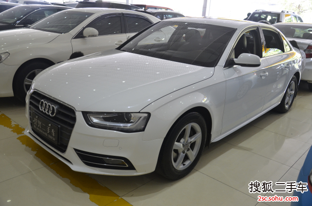 奥迪A4L2013款35 TFSI(2.0T)自动豪华型