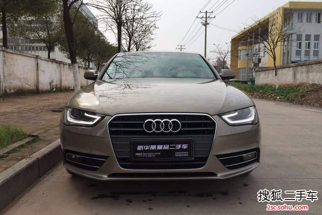 奥迪A4L2013款30 TFSI 自动舒适型