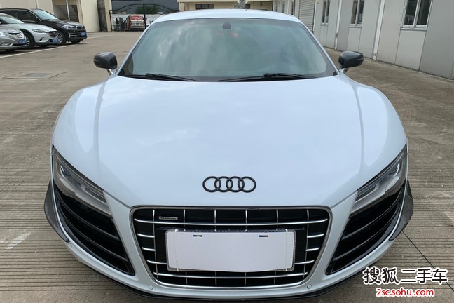 奥迪R82013款5.2 FSI quattro 中国专享版