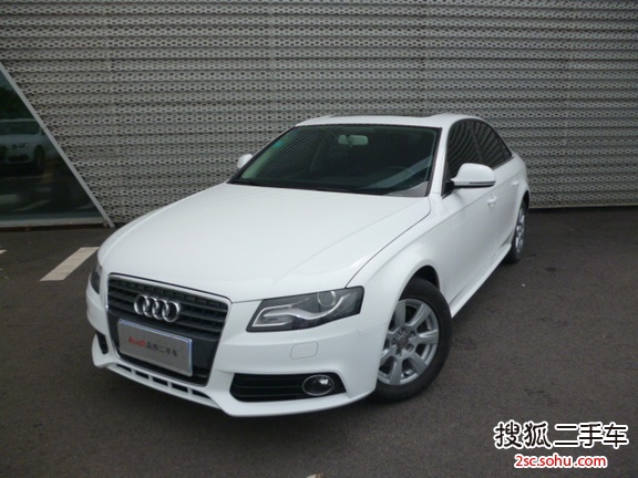 奥迪A4L2011款2.0TFSI 标准型