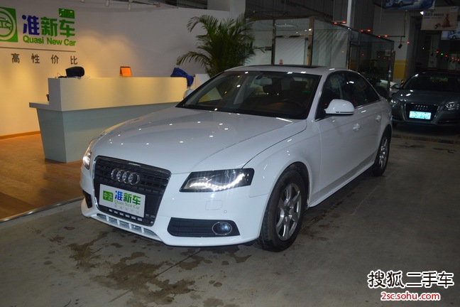 奥迪A4L2012款2.0TFSI 技术型