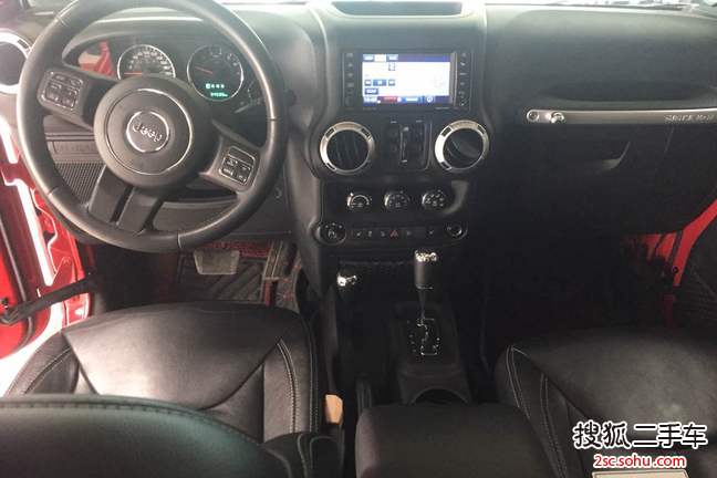 Jeep牧马人四门版2015款3.6L 罗宾汉 舒享版