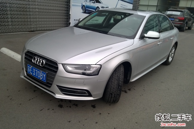 奥迪A4L2013款35 TFSI 自动舒适型