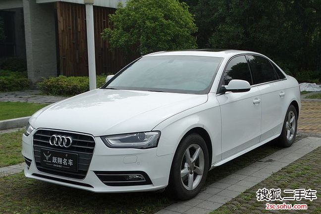 奥迪A4L2013款35 TFSI 自动标准型