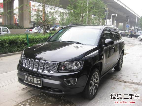 Jeep指南者2013款2.4L 四驱豪华版