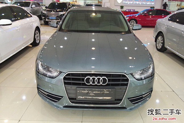 奥迪A4L2013款40 TFSI quattro运动型