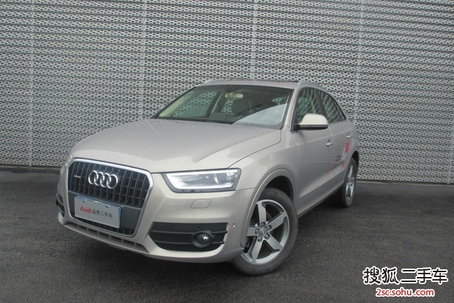 奥迪Q32013款40 TFSI 全时四驱豪华型