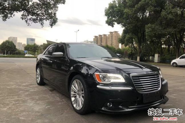 克莱斯勒3002014款300C 3.0L 卓越版