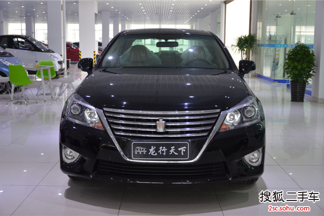 丰田皇冠2012款V6 2.5 Royal