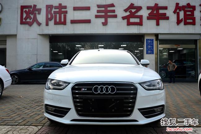 奥迪A4L2015款35 TFSI 自动标准型