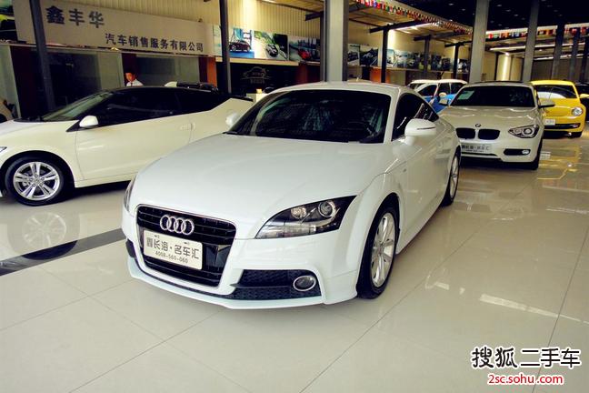 奥迪TT2013款TT Coupe 2.0TFSI 白色经典版