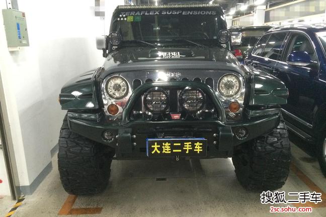 Jeep牧马人四门版2011款3.8L 撒哈拉