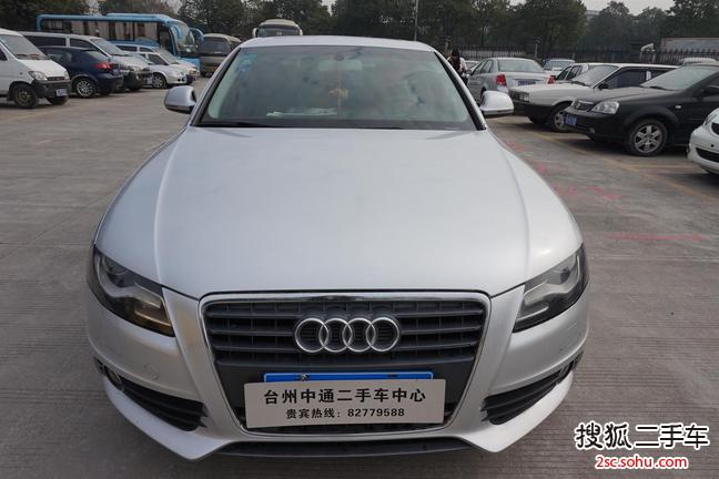 奥迪A4L2012款2.0TFSI 运动型