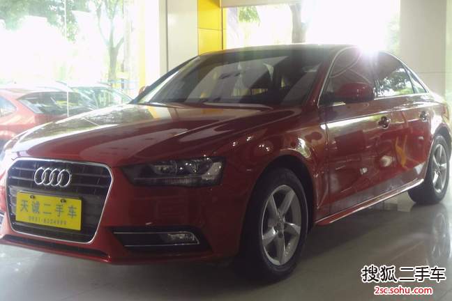 奥迪A4L2013款30 TFSI 自动舒适型