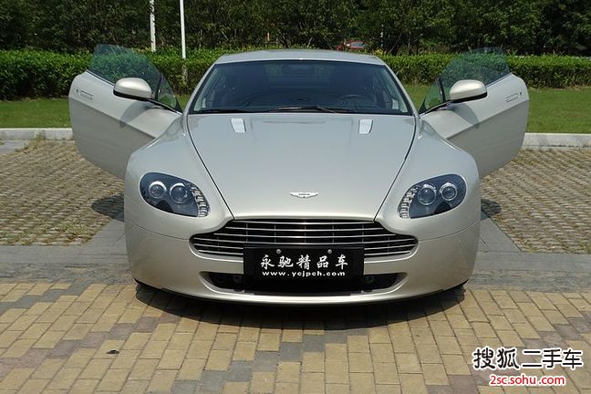 阿斯顿马丁V8 Vantage2011款4.7 Sportshift Coupe