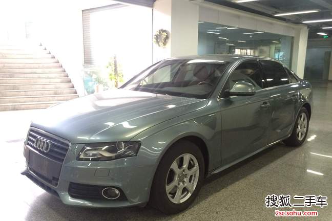 奥迪A4L2011款2.0TFSI 技术型