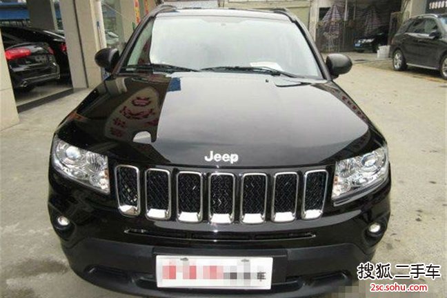 Jeep指南者2014款改款 2.4L 四驱豪华导航版