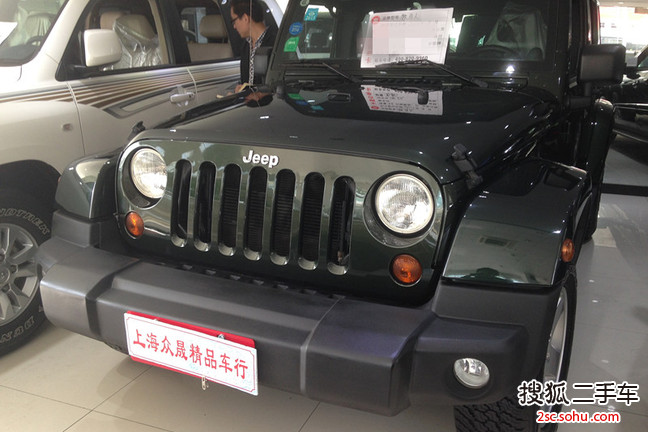 Jeep牧马人四门版2011款3.8L 撒哈拉