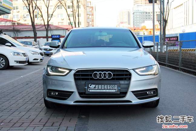 奥迪A4L2013款35 TFSI 自动舒适型