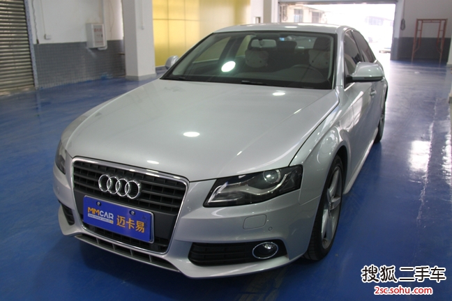 奥迪A4L2011款2.0TFSI 标准型