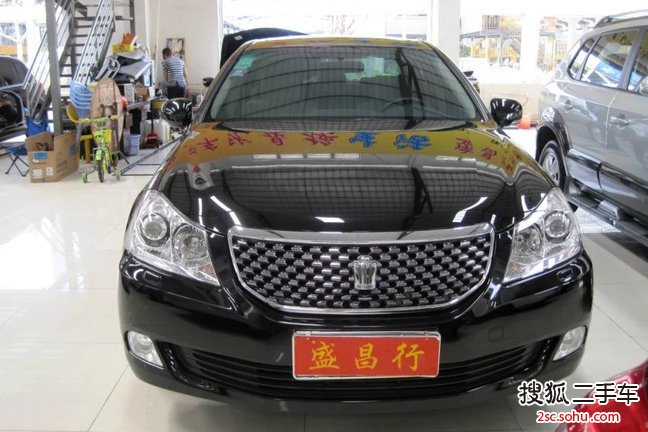 丰田皇冠2012款V6 2.5 Royal 导航版