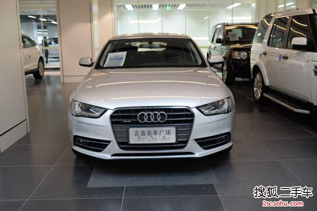 奥迪A4L2013款40 TFSI quattro个性运动型