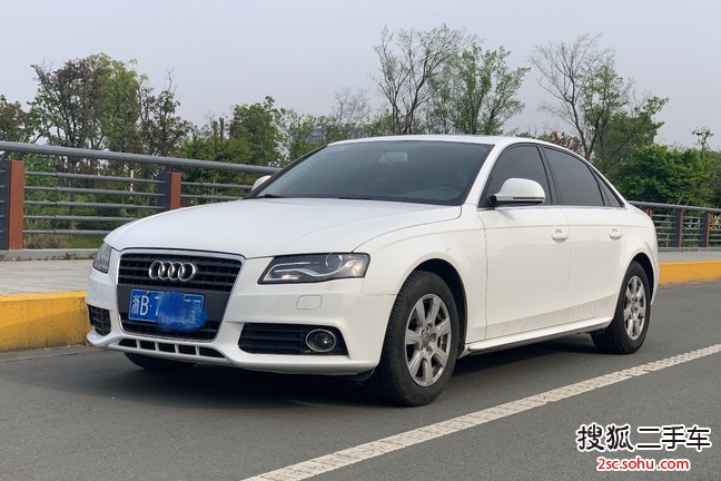 奥迪A4L2011款2.0TFSI 舒适型