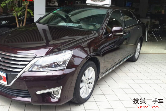 丰田皇冠2012款V6 2.5 Royal 导航版