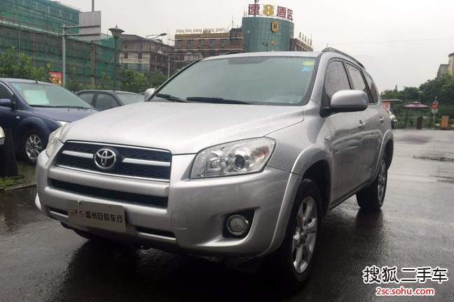 丰田RAV42011款2.4L 自动四驱豪华版 