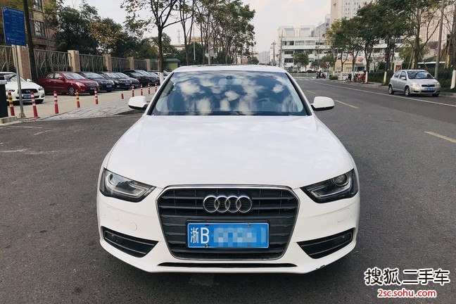 奥迪A4L2012款2.0TFSI 舒适型