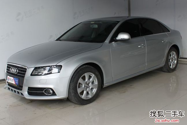 奥迪A4L2011款2.0TFSI 标准型