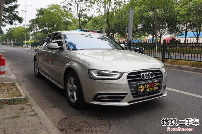 奥迪A4L2013款35 TFSI 自动标准型