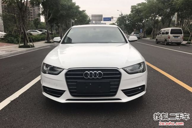 奥迪A4L2013款35 TFSI 自动舒适型