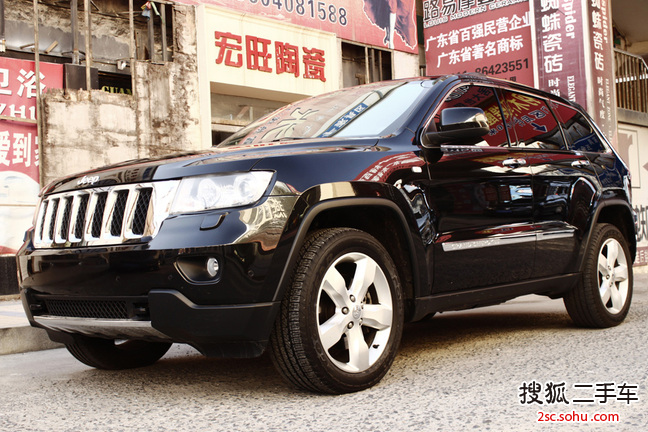 Jeep大切诺基2011款5.7L 旗舰导航版