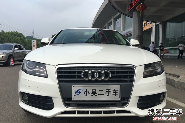 奥迪A4L2012款2.0TFSI 技术型