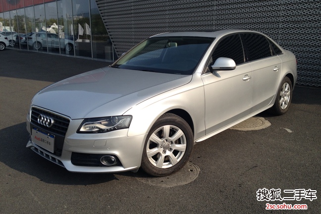 奥迪A4L2012款2.0TFSI 舒适型