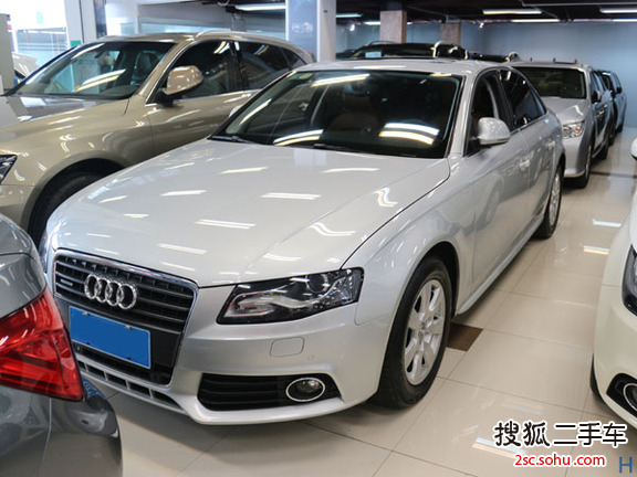 奥迪A4L2011款2.0TFSI 标准型