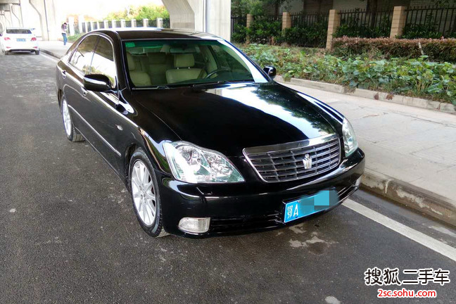 丰田皇冠2005款3.0L Royal 真皮版