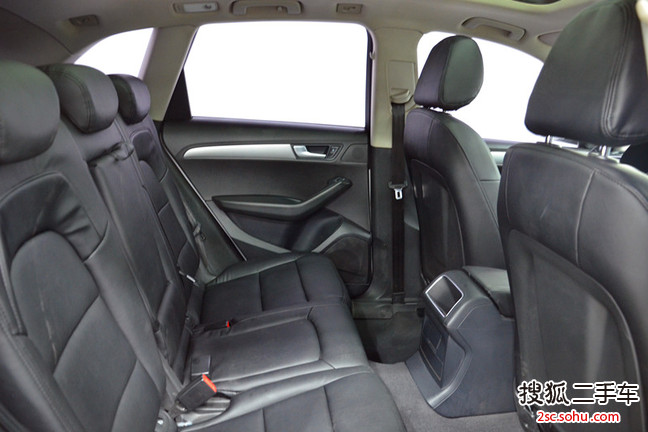 奥迪Q5-一汽大众(奥迪) Q5 2011款 2.0T 手自一体 进取型 SUV